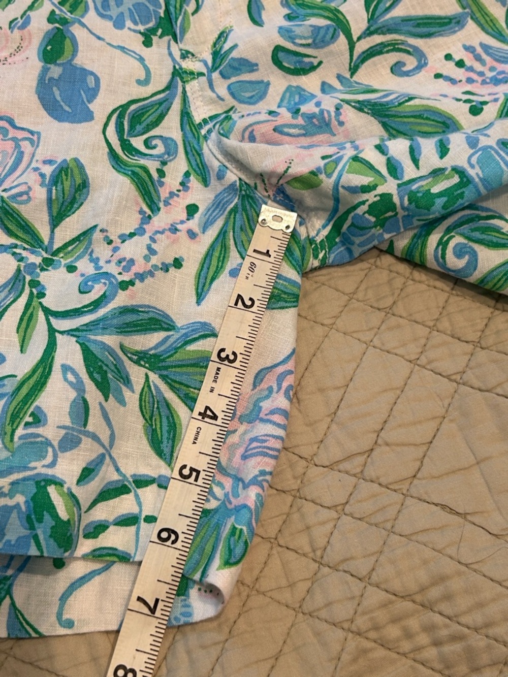 Lilly Pulitzer Aldora Linen Shorts in Resort White Just a Pinch print. - Picture 11 of 11